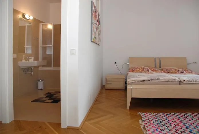 Apartman The Barts - Self Check-in Bécs